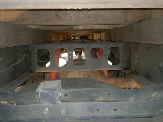 รถฮีโน่ 6 ล้อ รั่ว  150 แรงม้า ปี 50  สนใจติดต่อ 081 - 6079515