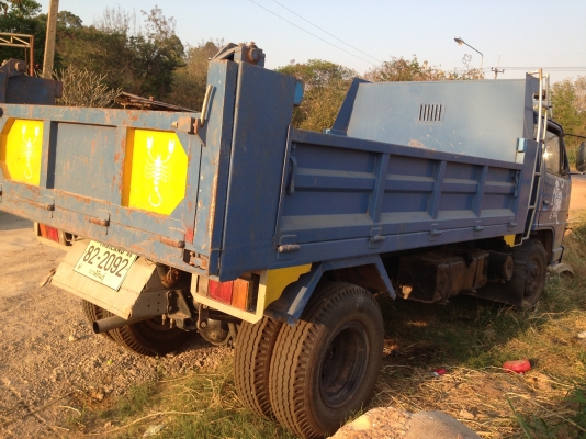 ISUZU NPR 115 HP 4BD1 หกล้อดั๊มพ์ กระบะดั๊มพ์เหล็ก 4 ตันยาว 3.50 เมตรสภาพสวยใหม่ เครื่องแห้งแรงดีไม่เยิ้มเลย หัวเก๋งบางไม่่มีผุภายในมีผ้าม่านบังแดด เกียร์ยาว พวงมาลัยเพาเวอร์ ช่วงล่างคัชซีสวยมากๆครับ ยางใหม่่ 6 เส้น เอกสารทะเบียนภาษีครบพร้อมโอน ราคาต่อรอง