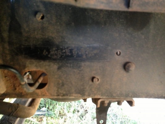 ISUZU NPR 115 HP 4BD1 หกล้อดั๊มพ์ กระบะดั๊มพ์เหล็ก 4 ตันยาว 3.50 เมตรสภาพสวยใหม่ เครื่องแห้งแรงดีไม่เยิ้มเลย หัวเก๋งบางไม่่มีผุภายในมีผ้าม่านบังแดด เกียร์ยาว พวงมาลัยเพาเวอร์ ช่วงล่างคัชซีสวยมากๆครับ ยางใหม่่ 6 เส้น เอกสารทะเบียนภาษีครบพร้อมโอน ราคาต่อรอง