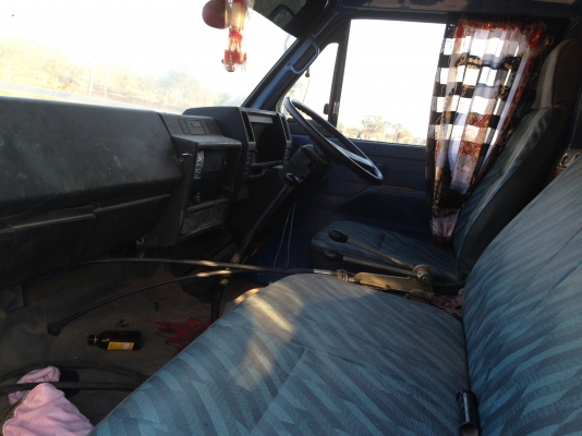 ISUZU NPR 115 HP 4BD1 หกล้อดั๊มพ์ กระบะดั๊มพ์เหล็ก 4 ตันยาว 3.50 เมตรสภาพสวยใหม่ เครื่องแห้งแรงดีไม่เยิ้มเลย หัวเก๋งบางไม่่มีผุภายในมีผ้าม่านบังแดด เกียร์ยาว พวงมาลัยเพาเวอร์ ช่วงล่างคัชซีสวยมากๆครับ ยางใหม่่ 6 เส้น เอกสารทะเบียนภาษีครบพร้อมโอน ราคาต่อรอง