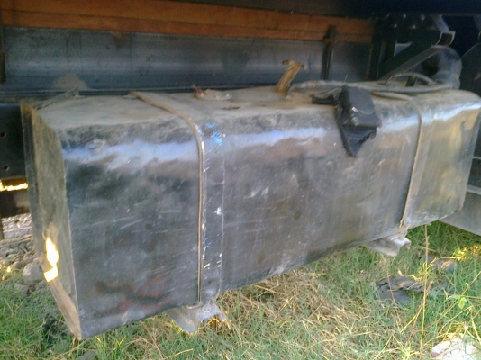 ISUZU NPR 115 HP 4BD1 หกล้อดั๊มพ์ กระบะดั๊มพ์เหล็ก 4 ตันยาว 3.50 เมตรสภาพสวยใหม่ เครื่องแห้งแรงดีไม่เยิ้มเลย หัวเก๋งบางไม่่มีผุภายในมีผ้าม่านบังแดด เกียร์ยาว พวงมาลัยเพาเวอร์ ช่วงล่างคัชซีสวยมากๆครับ ยางใหม่่ 6 เส้น เอกสารทะเบียนภาษีครบพร้อมโอน ราคาต่อรอง