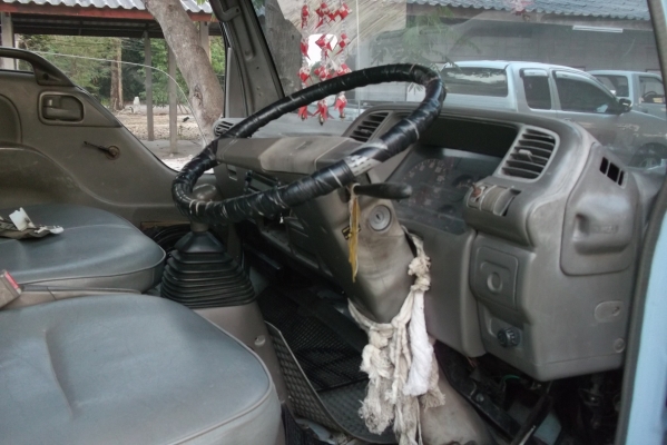 NKR66LX5T  4HF1  ปี47พร้อมไช้