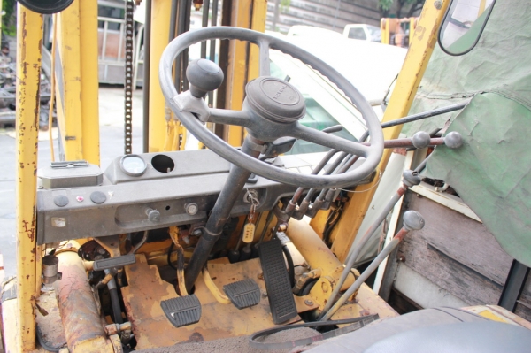 รถหนีบเอนกประสงค์ TOYOTA