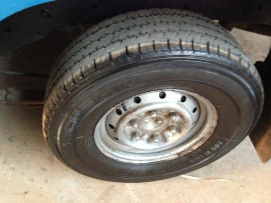 NISSAN BIGM - BD25 ปี 35 ฝาแดงละเอียด เครื่องยนต์แห้งแน่นดีมากไม่เยิ้มเลย ภายในเก๋งคอนโซลสวยครบ วิทยุเทปครบพร้อม กระบะมีหลังคาโดยสารเป็นรถสองแถวให้ครบพร้อม ช่วงล่างคัชซีดี ยางพร้อมใช้งานได้เลย เอกสารทะเบียนภาษีครบพร้อมโอน ราคาต่อรองได้ครับ NISSAN BIGM - BD25 ปี 35 ฝาแดงละเอียด เครื่องยนต์แห้งแน่นดีมากไม่เยิ้มเลย ภายในเก๋งคอนโซลสวยครบ วิทยุเทปครบพร้อม กระบะมีหลังคาโดยสารเป็นรถสองแถวให้ครบพร้อม ช่วงล่างคัชซีดี ยางพร้อมใช้งานได้เลย เอกสารทะเบียนภาษีครบพร้อมโอน ราคาต่อรองได้ครับ