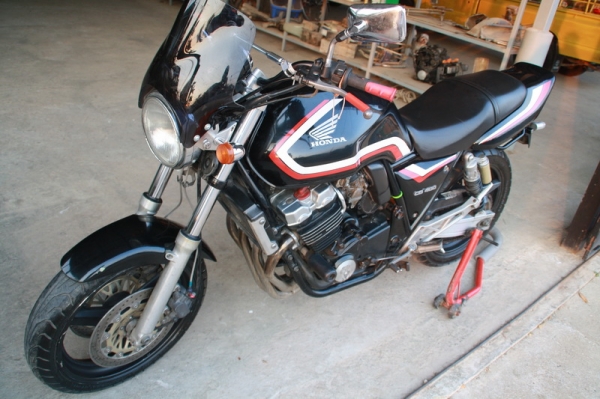 ขาย CB 400  ปี 93 อินวอย สรรพสามิตแท้ เครื่องดี  รถเดิมสวย สีใหม่ 69000