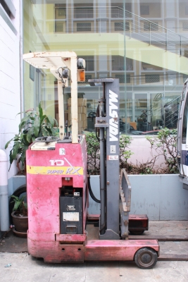 รถยกไฟฟ้า NISSAN ยกได้ 1 ตัน เสาสูง 3 เมตร