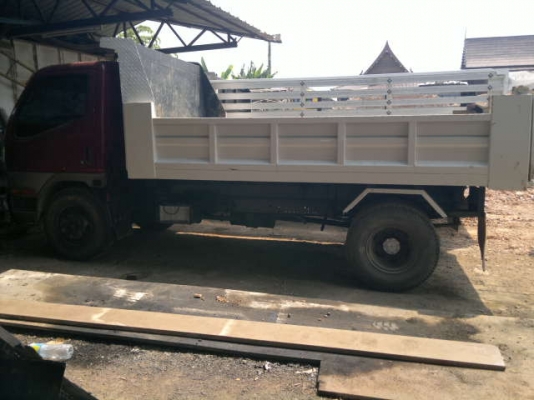 ขายรถ 6 ล้อ ดั้ม กระบะเหล้ก MITSUBISHI เครื่อง 4 สูบ 135 แรง เทอร์โบ 4 เกียร์ สภาพสวย สนใจโทร