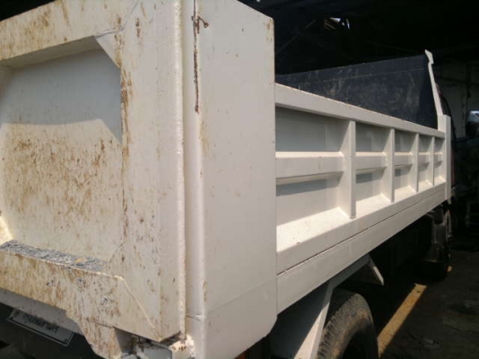 ขายรถ 6 ล้อ ดั้ม กระบะเหล้ก MITSUBISHI เครื่อง 4 สูบ 135 แรง เทอร์โบ 4 เกียร์ สภาพสวย สนใจโทร