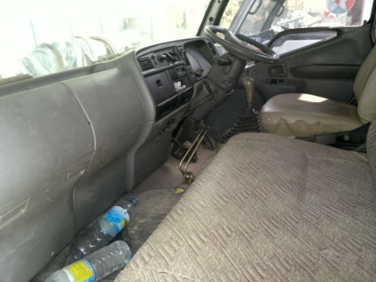 ขายรถ 6 ล้อ ดั้ม กระบะเหล้ก MITSUBISHI เครื่อง 4 สูบ 135 แรง เทอร์โบ 4 เกียร์ สภาพสวย สนใจโทร