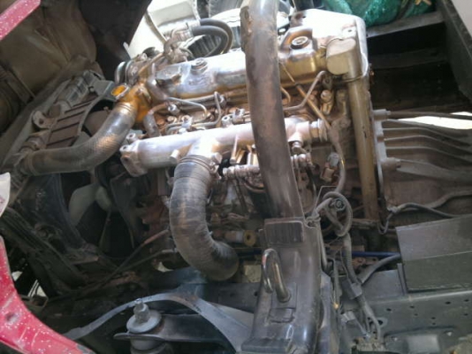 ขายรถ 6 ล้อ ดั้ม กระบะเหล้ก MITSUBISHI เครื่อง 4 สูบ 135 แรง เทอร์โบ 4 เกียร์ สภาพสวย สนใจโทร