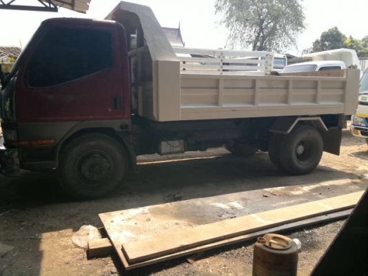 ขายรถ 6 ล้อ ดั้ม กระบะเหล้ก MITSUBISHI เครื่อง 4 สูบ 135 แรง เทอร์โบ 4 เกียร์ สภาพสวย สนใจโทร