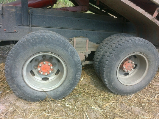 ขายรถบรรทุก 10 ล้อ 2 เพลา ดั้มพร้อมใช้งานราคาเพลาเดียว