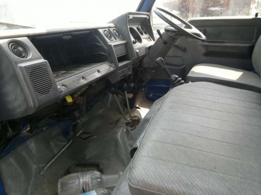 ขายรถ 6 ล้อ กระเหล็กดั้มTOYOTA-300 รถใช้งานอยู่