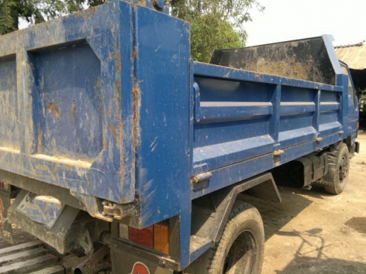 ขายรถ 6 ล้อ กระเหล็กดั้มTOYOTA-300 รถใช้งานอยู่