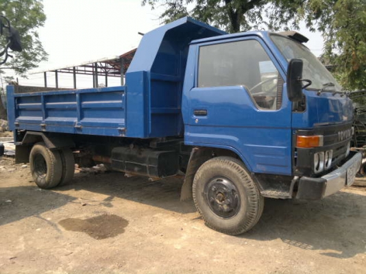 ขายรถ 6 ล้อ กระเหล็กดั้มTOYOTA-300 รถใช้งานอยู่