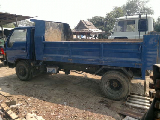 ขายรถ 6 ล้อ กระเหล็กดั้มTOYOTA-300 รถใช้งานอยู่