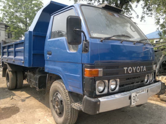 ขายรถ 6 ล้อ กระเหล็กดั้มTOYOTA-300 รถใช้งานอยู่