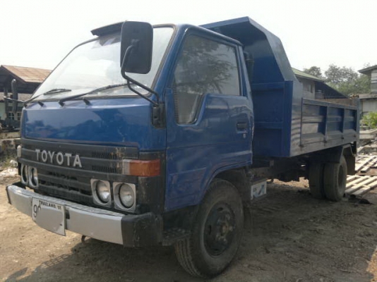 ขายรถ 6 ล้อ กระเหล็กดั้มTOYOTA-300 รถใช้งานอยู่