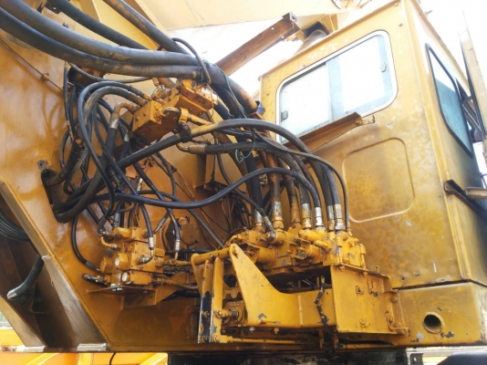 บริการซ่อมรถเครน KATO  TADANO