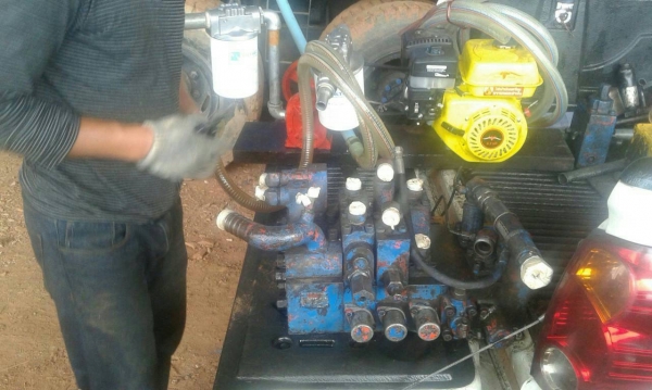 บริการซ่อมรถเครน KATO  TADANO