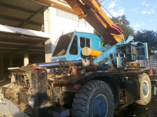 บริการซ่อมรถเครน KATO  TADANO