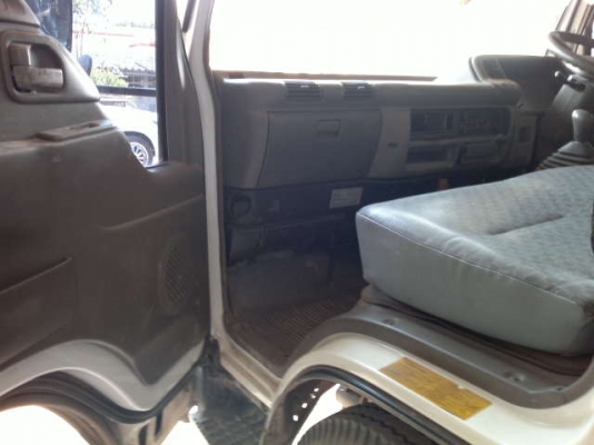 รถอิซูซุ 6 ล้อดั๊ม NKR  130 แรงม้า ปี 50 สนใจติดต่อ 081 - 6079515