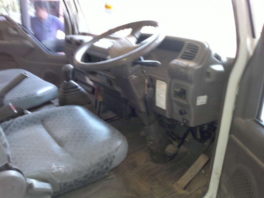 รถอิซูซุ 6 ล้อดั๊ม NKR  130 แรงม้า ปี 50 สนใจติดต่อ 081 - 6079515