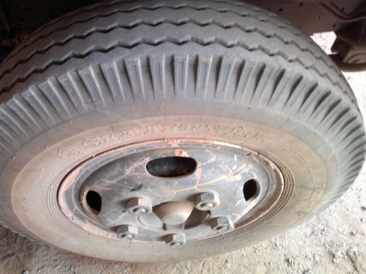 รถอิซูซุ 6 ล้อดั๊ม NKR  130 แรงม้า ปี 50 สนใจติดต่อ 081 - 6079515