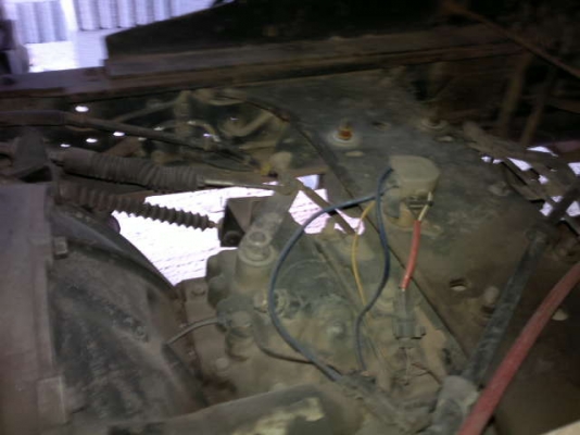 รถอิซูซุ 6 ล้อดั๊ม NKR  130 แรงม้า  ปี 46  สนใจติดต่อ 081 - 6079515