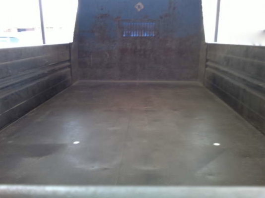 รถอิซูซุ 6 ล้อดั๊ม NKR  130 แรงม้า  ปี 46  สนใจติดต่อ 081 - 6079515