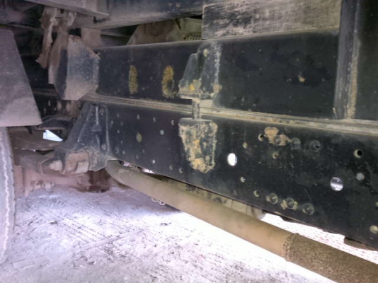 รถอิซูซุ 6 ล้อดั๊ม NKR  130 แรงม้า  ปี 46  สนใจติดต่อ 081 - 6079515