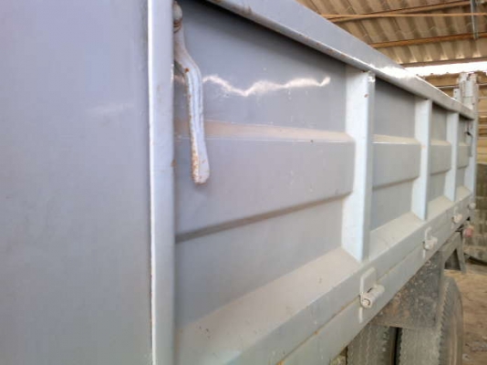 รถอิซูซุ 6 ล้อดั๊ม NPR  120 แรงม้า ปี 40 สนใจติดต่อ 081 - 6079515