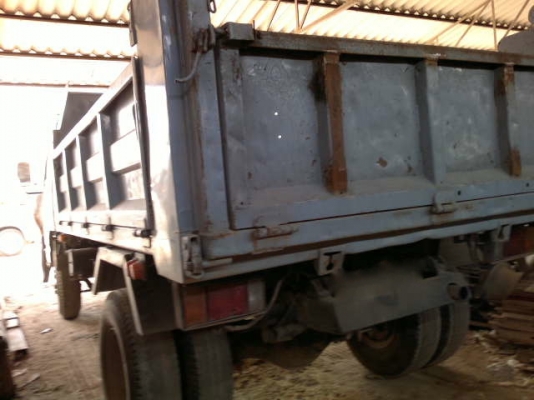 รถอิซูซุ 6 ล้อดั๊ม NPR  120 แรงม้า ปี 40 สนใจติดต่อ 081 - 6079515