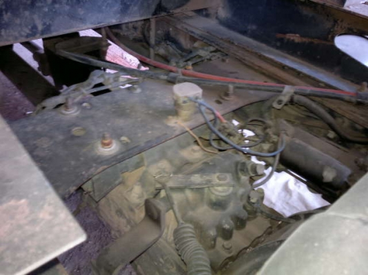 รถอิซูซุ 6 ล้อดั๊ม NPR  120 แรงม้า ปี 40 สนใจติดต่อ 081 - 6079515