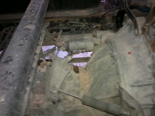 รถอิซูซุ 6 ล้อดั๊ม NPR  120 แรงม้า ปี 40 สนใจติดต่อ 081 - 6079515