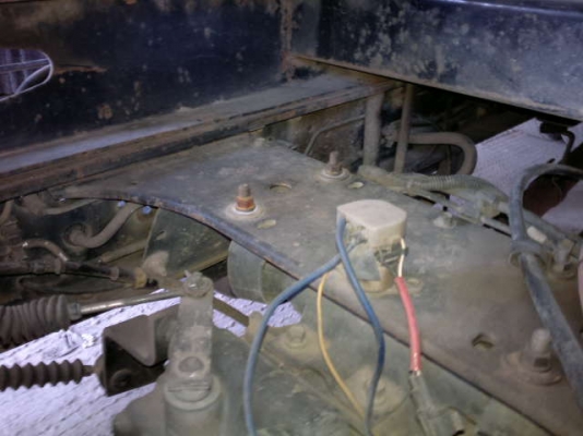 รถอิซูซุ 6 ล้อดั๊ม NPR  120 แรงม้า ปี 40 สนใจติดต่อ 081 - 6079515