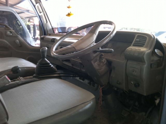 รถอิซูซุ 6 ล้อดั๊ม NPR  120 แรงม้า ปี 40 สนใจติดต่อ 081 - 6079515