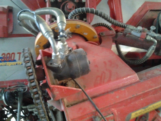 ขาย แพ็คคู่ รถเกี่ยว+รถลาก2เพลา ศักดิ์พัฒนา SS-300T ปี53 เครื่องHO7C 185เทอโบ ปั๊มไดกิ้น22 ตัวเดิน12HT อุ้ม1.5ตัน/หัวยาว2เพลาเครื่องEH700 168แรง ยางดี หางไฮฯ พร้อมลุยนาปรัง ราคาต่อรองได้ครับ