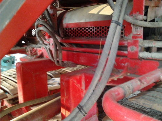 ขาย แพ็คคู่ รถเกี่ยว+รถลาก2เพลา ศักดิ์พัฒนา SS-300T ปี53 เครื่องHO7C 185เทอโบ ปั๊มไดกิ้น22 ตัวเดิน12HT อุ้ม1.5ตัน/หัวยาว2เพลาเครื่องEH700 168แรง ยางดี หางไฮฯ พร้อมลุยนาปรัง ราคาต่อรองได้ครับ