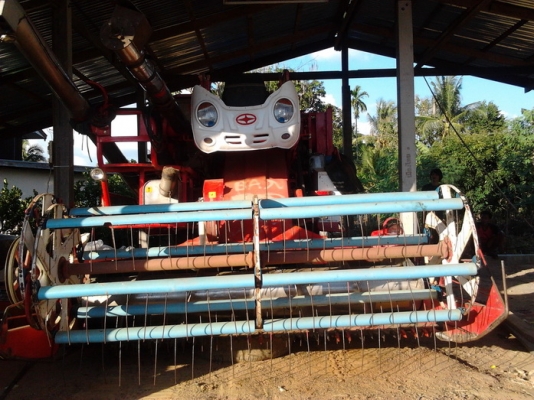 ขาย แพ็คคู่ รถเกี่ยว+รถลาก2เพลา ศักดิ์พัฒนา SS-300T ปี53 เครื่องHO7C 185เทอโบ ปั๊มไดกิ้น22 ตัวเดิน12HT อุ้ม1.5ตัน/หัวยาว2เพลาเครื่องEH700 168แรง ยางดี หางไฮฯ พร้อมลุยนาปรัง ราคาต่อรองได้ครับ