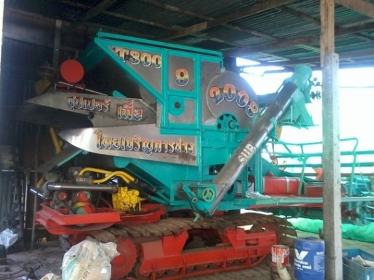 ขายด่วน รถเกี่ยวข้าวไทยเจริญการช่าง ขายคู่กับรถหางปลาสิบล้อเพลาเดียว ISUZU JCM 185 HP 6BF1 สวยทั้งคู่ครับ รถเกี่ยวไทยเจริญ เครื่อง 220 แรง JO8C อุ้ม 2.5 ตัน ปั๊ม 22 ไดกิ้น ช่วงล่าง 12 HT พร้อมใช้งานได้เลย เอกสารทะเบียนครบ ราคาต่อรองได้ครับ