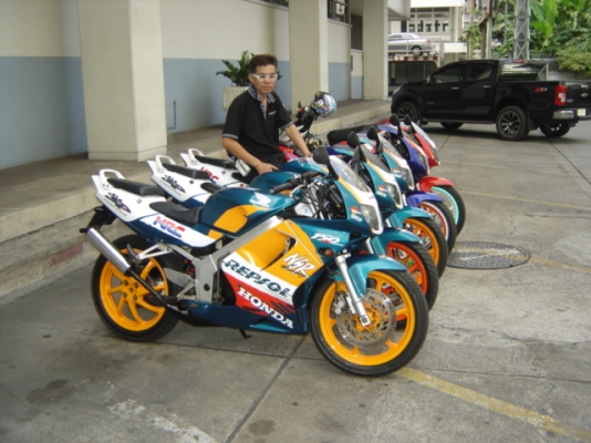 NSR150SP PROARM มี 5 คัน ทำสีใหม่ สวยมาก สนใจติดต่อ คุณแจ็ค 0808051985 กทม แถว เซ็นทรัลพระราม 3 ราคา 39900 บาท ราคาต่อรองได้ ครับ
