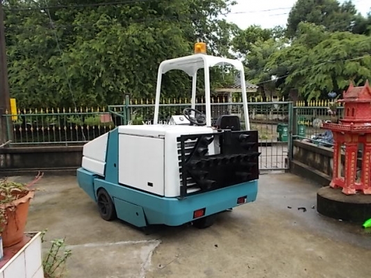 รถกวาดพื้นถนน รถดูดฝุ่นอัตโนมัติ ชนิดนั่งขับ