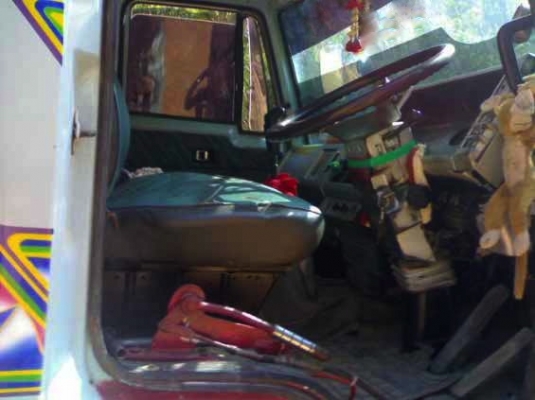 รถอิซูซุ 10 ล้อดั๊ม  FVZ 195 แรงม้า  สนใจติดต่อ 081 - 6079515