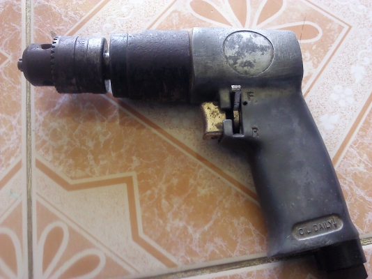 สว่านมือแบบใช้ลม หมุนซ้าย-ขวา ใช้งานได้หลายด้านสภาพพร้อมใช้งานได้เลยทนมาก(มี 2 ตัว)