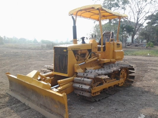ขายแทรกเตอรื์KOMATSU, D 20 5 สะไล้6ทิดทางรถสวยเต็มพร้อมใช้ราคาถูก