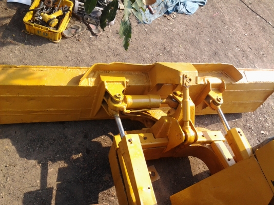 ขายแทรกเตอรื์KOMATSU, D 20 5 สะไล้6ทิดทางรถสวยเต็มพร้อมใช้ราคาถูก