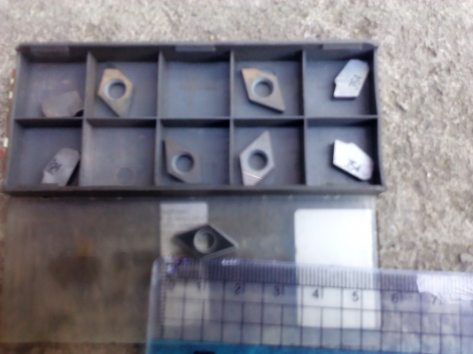 เม็คมีดกลึง ของใหม่ยังไม่ได้ใช้ มีสองแบบ บรรจุในกล่องอย่างดี