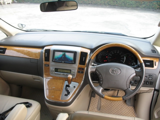 เป็นรุ่น  minor change นะครับ   ท็อปสุด ( ขายเอง )