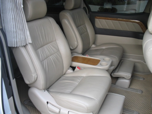 เป็นรุ่น  minor change นะครับ   ท็อปสุด ( ขายเอง )